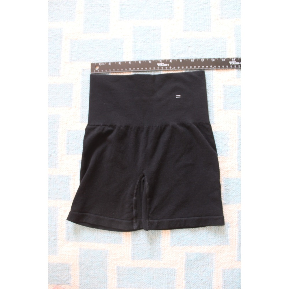 BRANWYN M Black Merino Wool 5" High Waisted Seamless Shorts